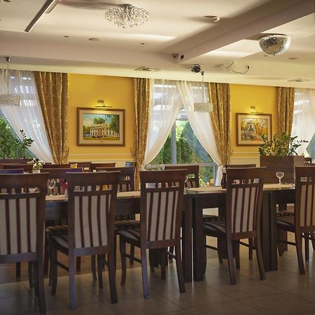 Hotel Pikul Pulawy Exterior photo