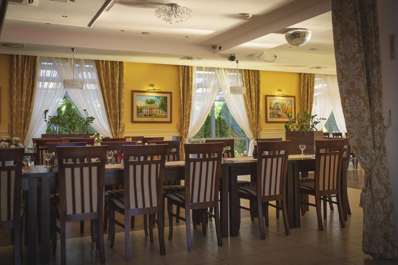 Hotel Pikul Pulawy Exterior photo