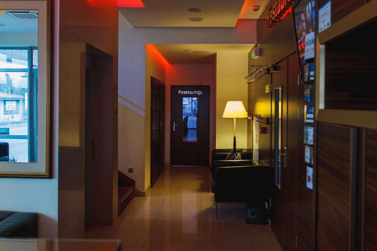 Hotel Pikul Pulawy Exterior photo