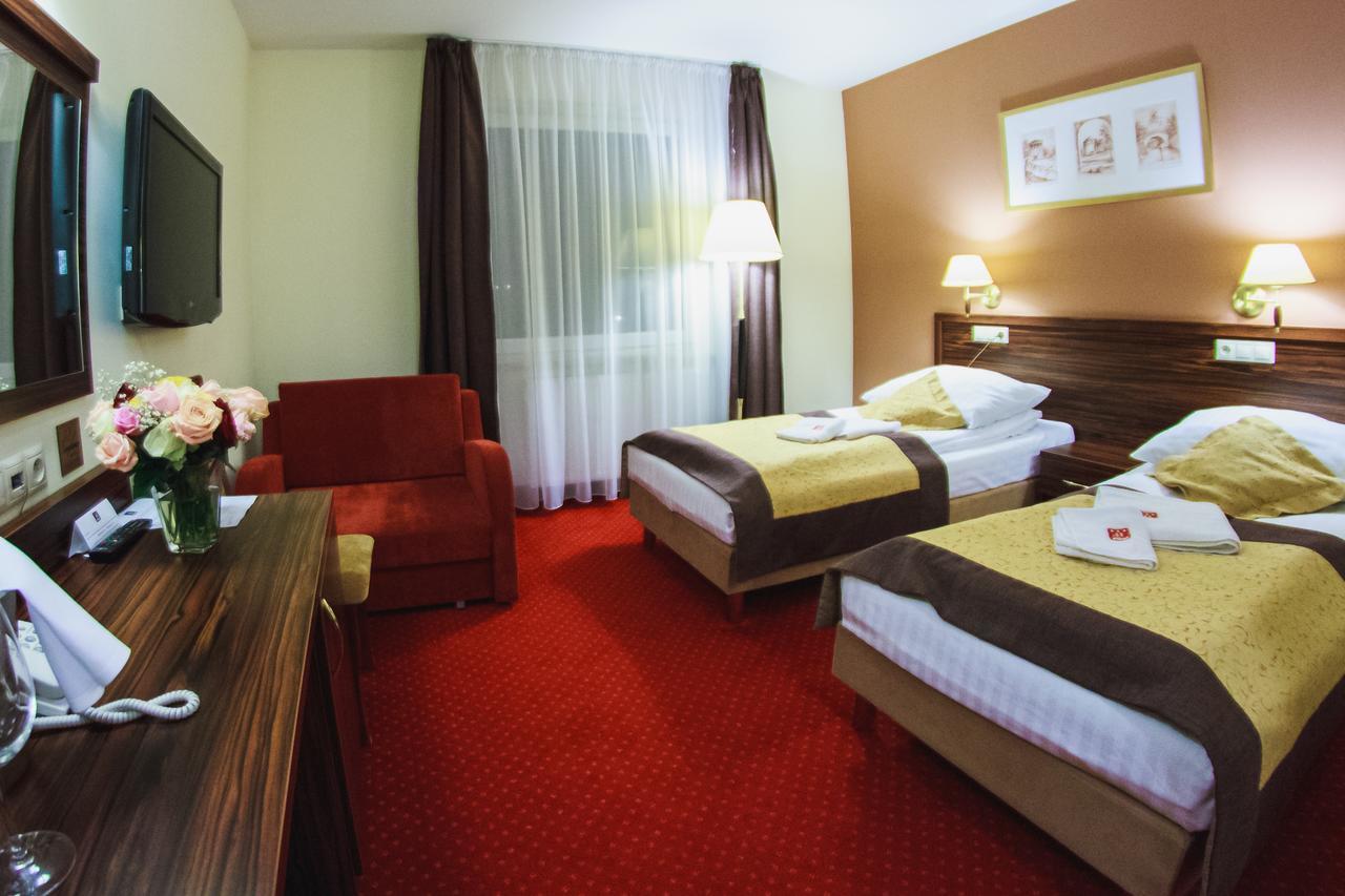 Hotel Pikul Pulawy Exterior photo