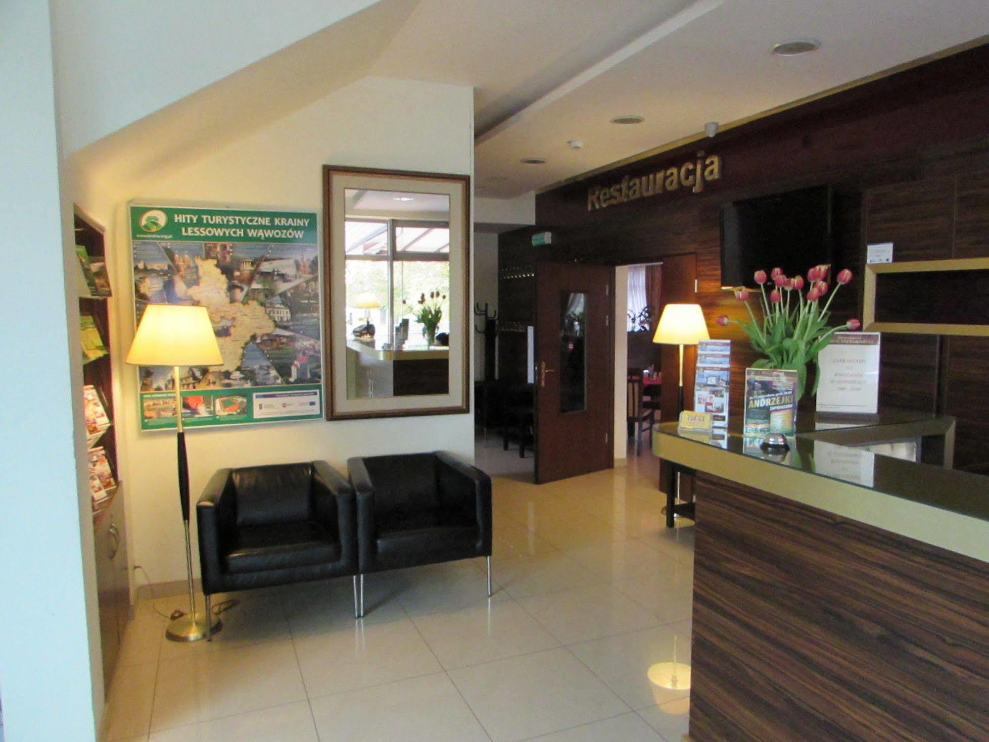Hotel Pikul Pulawy Exterior photo
